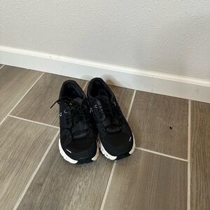 On cloud Black and White Athletic Shoes -9 women